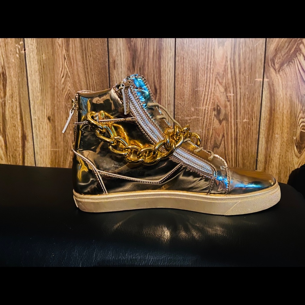 All gold custom shoe